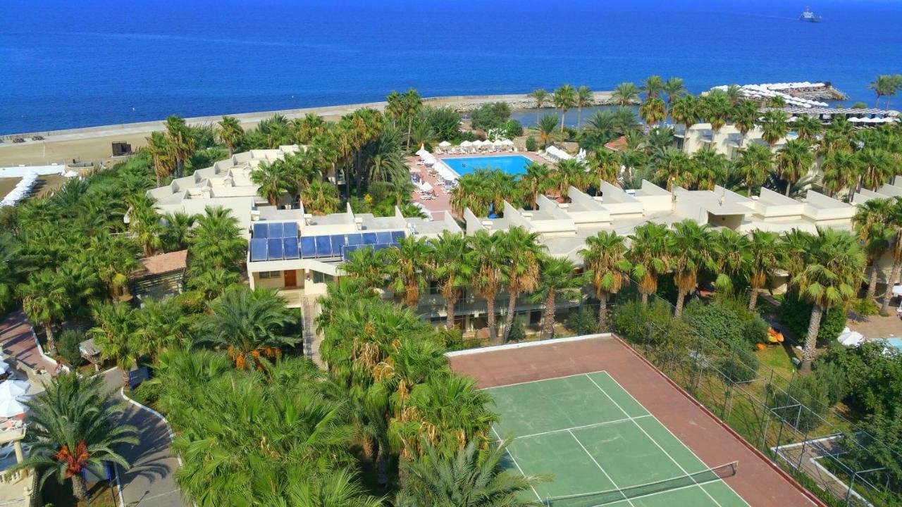 Oscar Beachfront Resort & Spa & Casino キレニア エクステリア 写真