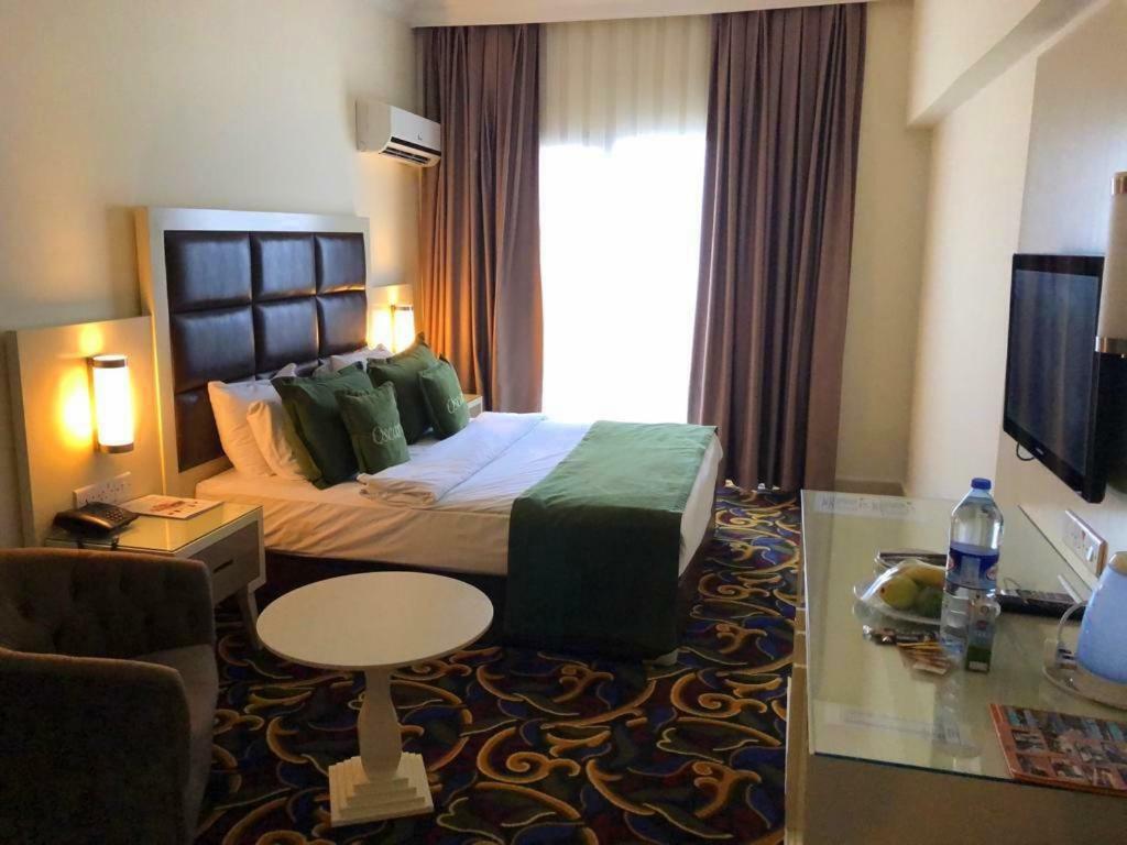 Oscar Beachfront Resort & Spa & Casino キレニア エクステリア 写真