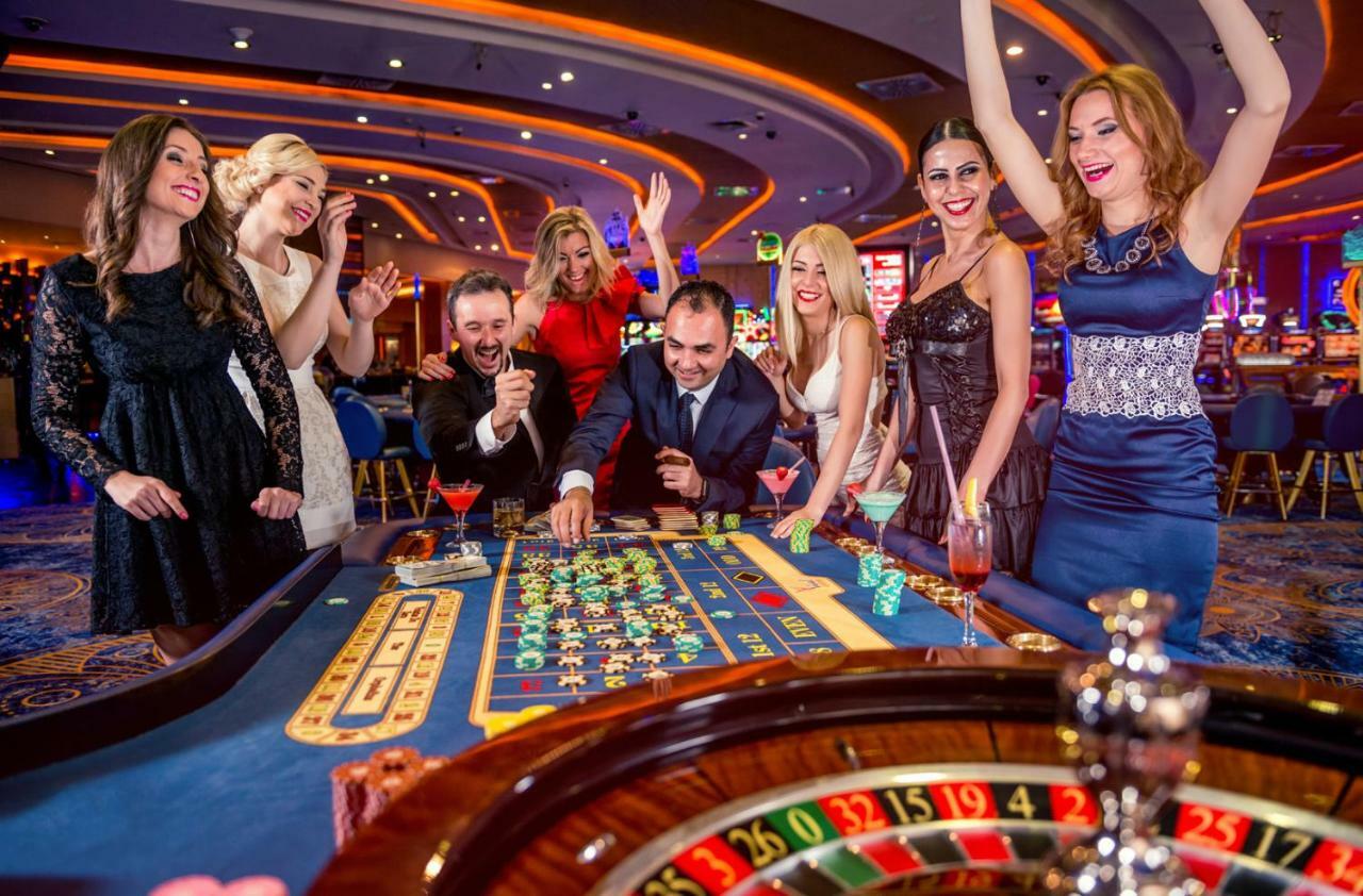 Oscar Beachfront Resort & Spa & Casino キレニア エクステリア 写真