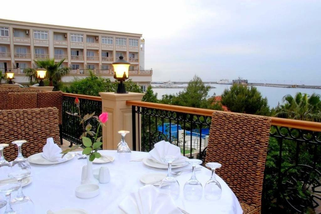 Oscar Beachfront Resort & Spa & Casino キレニア エクステリア 写真