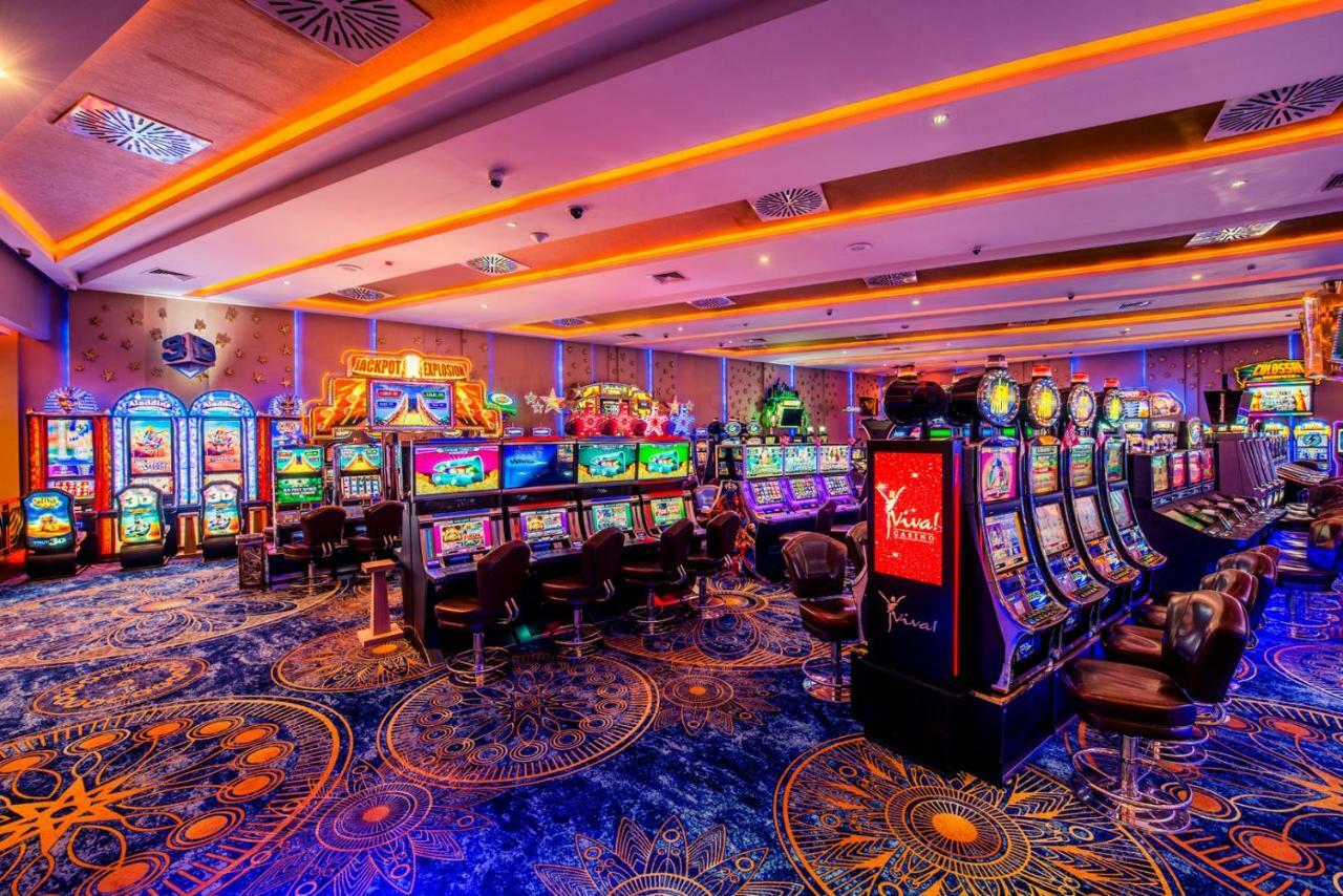 Oscar Beachfront Resort & Spa & Casino キレニア エクステリア 写真