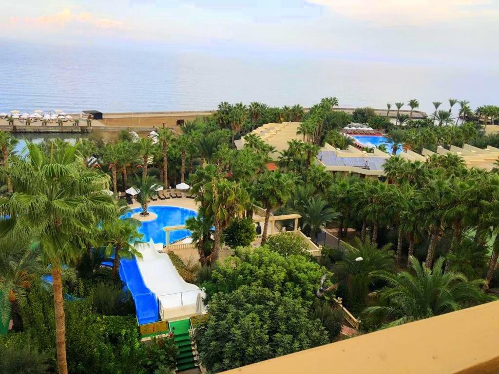 Oscar Beachfront Resort & Spa & Casino キレニア エクステリア 写真
