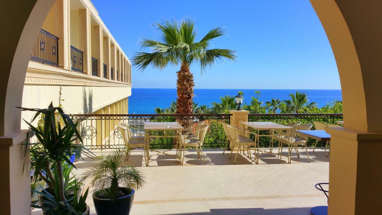 Oscar Beachfront Resort & Spa & Casino キレニア エクステリア 写真