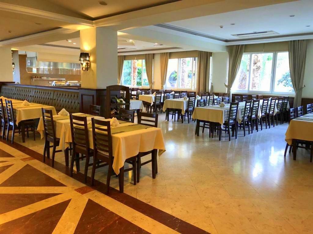 Oscar Beachfront Resort & Spa & Casino キレニア エクステリア 写真